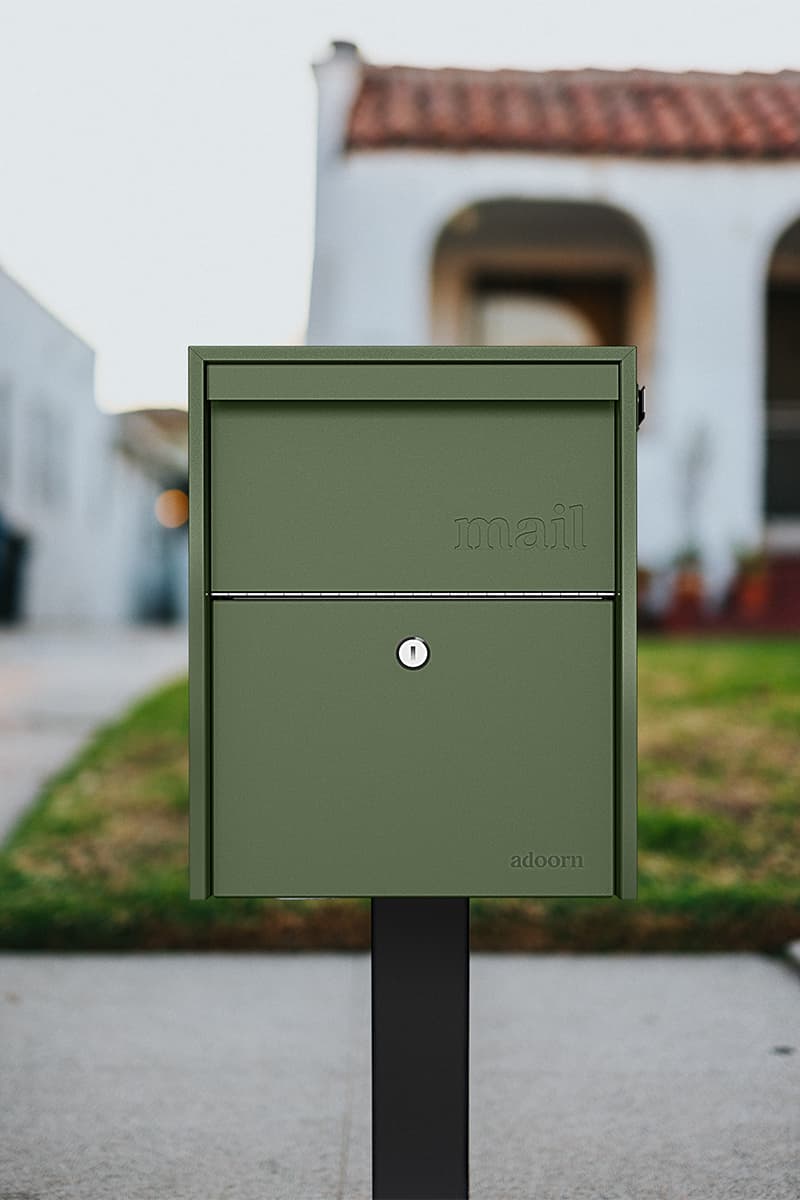 Post Mount Locking Mailbox | Large Gallery Image