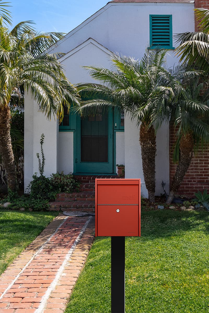 Post Mount Locking Mailbox | Large Gallery Image